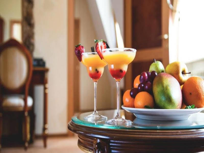 Hotel Optima Collection Podil Plaza Kijów Zewnętrze zdjęcie