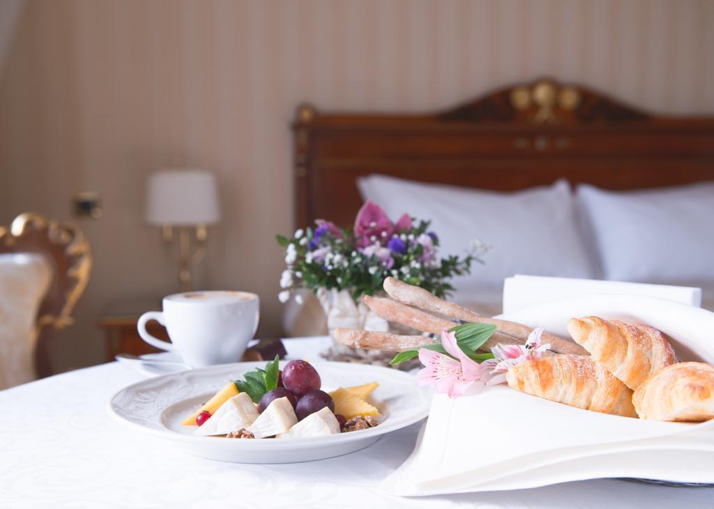 Hotel Optima Collection Podil Plaza Kijów Zewnętrze zdjęcie