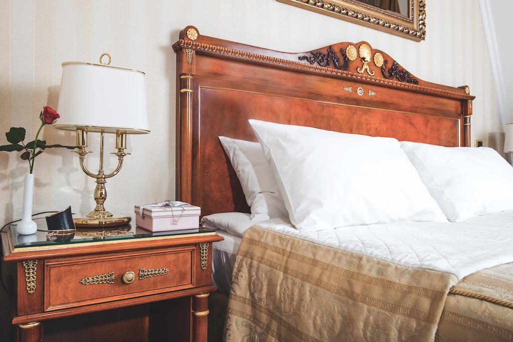 Hotel Optima Collection Podil Plaza Kijów Zewnętrze zdjęcie