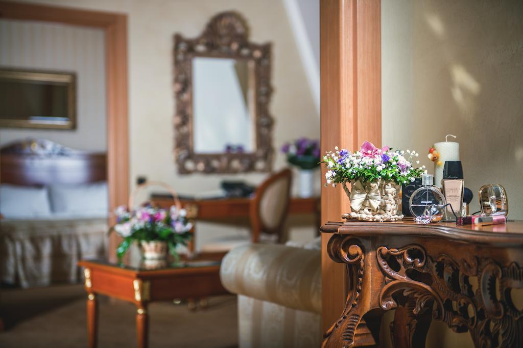 Hotel Optima Collection Podil Plaza Kijów Zewnętrze zdjęcie