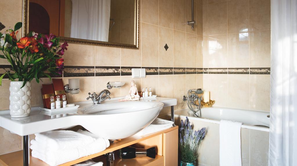 Hotel Optima Collection Podil Plaza Kijów Zewnętrze zdjęcie